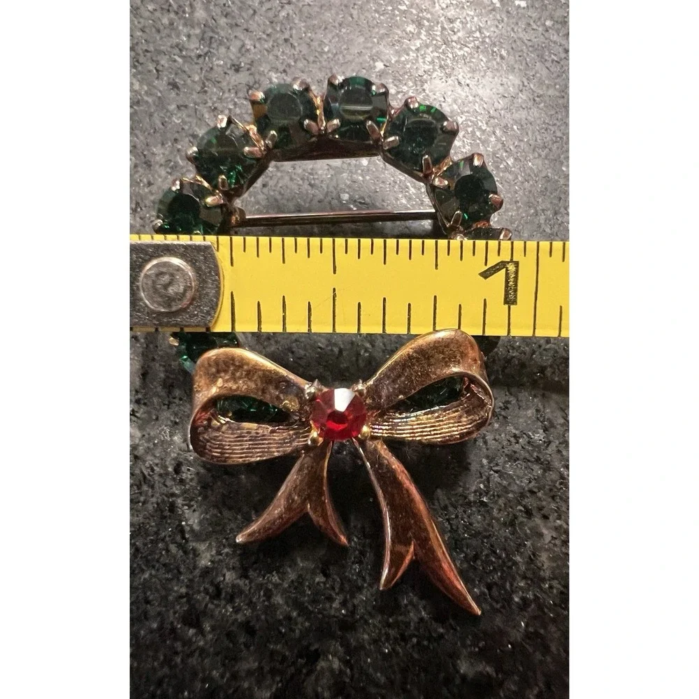 Eisenberg Ice brooch image